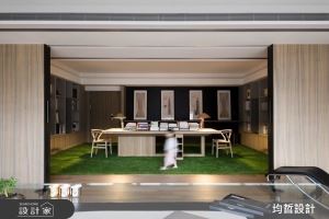 下班後的專屬綠洲！18 坪老屋翻新出留美男子的個人圖書館_視覺圖