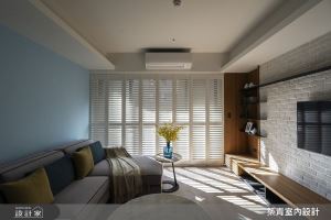 變形蟲櫃體是牆面也能收納！鄉村風住宅的輕巧風貌_視覺圖