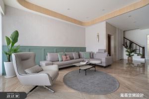 一進門就融化！冰淇淋色客廳 ╳ 古典風主臥，寫下 120 坪透天別墅的甜美與雅緻_視覺圖