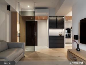 訂製小家庭的快樂時光！客變光感客廳、機能美廚都在 17 坪日系無印風居家_視覺圖