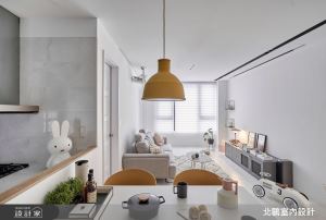 沒有制式電視牆，更有生活感！植栽、莫蘭迪粉為北歐風住宅打造夏日妝容_視覺圖