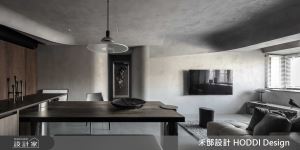 矮小老屋翻新宛如飯店風美術館！連開放廚房、中島餐桌都像裝置藝術_視覺圖