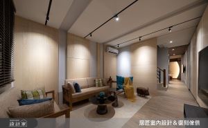 老別墅隔間全拆、樓梯換位！長型屋難題反變高隱私優勢_視覺圖