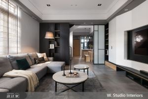 自地自建放大幸福感！舒適灰階與日光遊走，三代同堂都愛上的百坪透天別墅_視覺圖