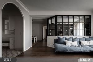 有長輩的生活也可以很時髦！美式風開放餐廚、拱窗玻璃書房創造跨世代好感情_視覺圖