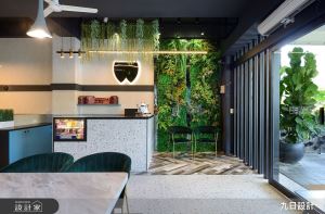 30 天拯救中古屋大作戰！預算有限、格局不變，陳舊人文餐廳變身時髦網美店_視覺圖