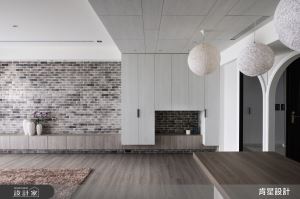 吧檯是家的烘焙教室！穿越圓拱門，迎接復古花磚與滿點收納的鄉村風親子宅_視覺圖