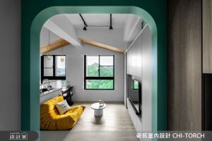 14坪挑高翠綠小木屋 窗外小山美景盡收眼底_視覺圖