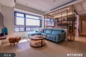 轉身遇見一抹粉淡山水！玻璃書房引光入室，敘寫24坪混搭宅的輕柔與雅緻_視覺圖