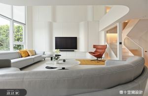 老屋翻新白色時尚透天度假宅！通透玻璃與弧形曲線 開創輕盈律動且滿載收納_視覺圖