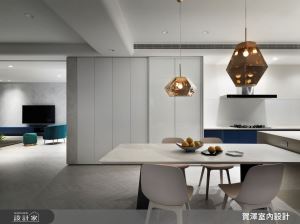 長型中古屋煥然一新！隱藏收納和臥室動線的藍色夢想宅_視覺圖