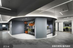 遊走光影律動的工作日常！俐落現代風形塑強烈設計感的辦公空間_視覺圖
