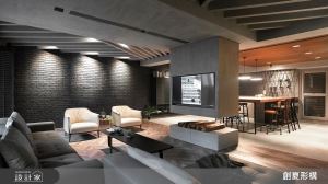 在家開派對！45 坪工業宅打造開放客餐廳、中島吧檯，敬我們的友誼和微醺時光！_視覺圖