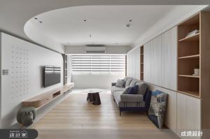 極簡純白、溫柔曲線！北歐風降臨老屋，完美創造海量收納和開放式廚房_視覺圖