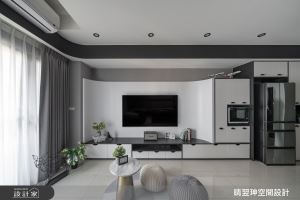 黑白混搭風小宅應有盡有！吧台式餐桌、大電視牆滿足工程師的下班生活_視覺圖