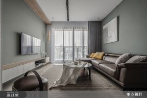 敞開收納兩倍大，關上視覺超乾淨！21 坪也能實現大更衣室夢_視覺圖