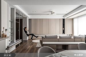 玄關盪鞦韆、隱藏電視，不出門也能在簡約風宅玩耍_視覺圖