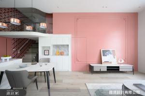 粉嫩北歐風的無壓清新感！加上夾層設計，創造親子宅的機能最大值_視覺圖