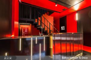 50 年代長型老倉庫大翻新！翻玩色彩光影化身前衛精品旅宿_視覺圖