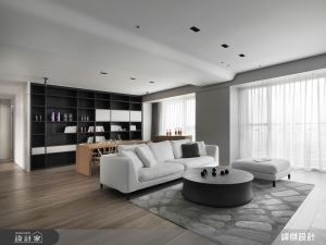 用對紋大理石玄關引人入室！雙面落地窗，讓 45 坪毛胚屋陽光滿室！_視覺圖