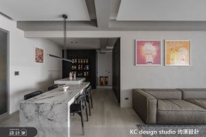 三口小家庭的灰階質感宅！用簡約手法，納入寬敞空間感、豐沛收納量_視覺圖