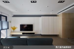 30坪木質現代風擁有滿點機能！大餐桌、獨立廚房與美學展示櫃，讓一家五口都感到幸福_視覺圖