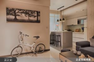 不可能只有13坪也這麼好住吧!?集結開放式廚房、個性臥室與多功能書房的家，開箱!_視覺圖