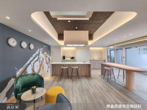 讓人好想上班的辦公室！明亮採光、居家中島與繽紛色調，療癒身心裝潢提升工作效率_視覺圖