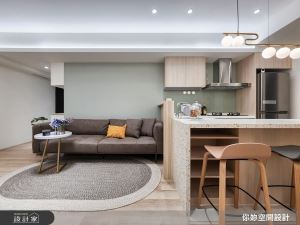 開箱新店 17 坪特製版小宅！隱藏設計整合收納與貓窩，讓家有餘裕規劃北歐風中島吧台與獨立更衣間_視覺圖