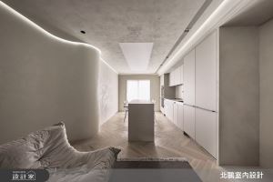 一抹弧線入住燕麥色北歐風美宅！毛胚屋迎向充沛日光的愜意生活_視覺圖