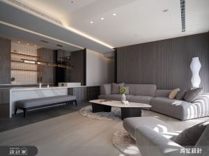 45坪毛胚屋創造現代輕奢宅！異材質地坪界定領域，伴隨燈帶開展生活場域_視覺圖