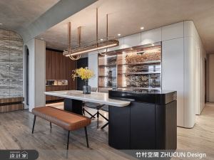 侘寂風也能奢華又時尚！華麗中島及酒櫃盡享親友歡聚的微醺時刻_視覺圖