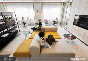 超夢幻明亮系VIP Lounge！芥末黃跳出活潑感，北歐風商空揮別傳統印象_視覺圖