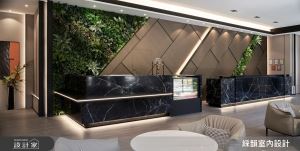 疏密相異的木格柵與綠意共生，樣品屋在低奢氛圍中展現建案的豐盈魅力！_視覺圖