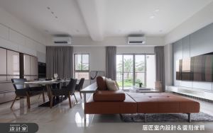 現代風透天別墅系統與木作共構豐富收納，低飽和度色系有效讓人沉心靜氣_視覺圖