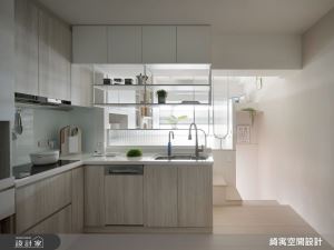 從《霍爾的移動城堡》取材！台北市8坪小宅老屋翻新卡西法壁爐與貓咪專屬煙囪道_視覺圖