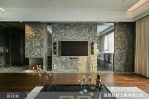 來我家看一起電視吧！我家的電視牆不一樣！_視覺圖