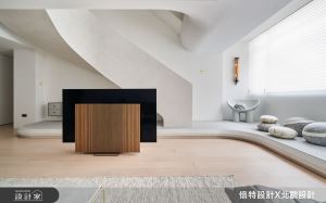 【TV】樓中樓老屋雙設計雙強聯手 旋轉樓梯北歐親子同樂宅_視覺圖
