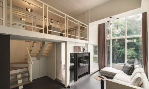 【超強隔間術】挑高夾層主臥調頭、打掉橫亙中央的電視牆換窗綠意_視覺圖