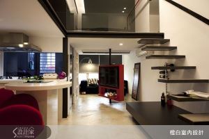 10坪小豪宅 紅黑色系展現年輕活力_視覺圖
