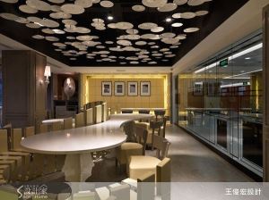 活潑俏皮的餐廳 讓我們在鋼琴鍵上用餐吧!_視覺圖