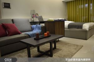 直擊→10 坪北歐單身宅，專屬女孩的夢幻超大衣櫃_視覺圖