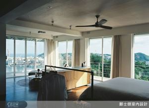 用曲線柔化工業風 海景光影打動女人心_視覺圖