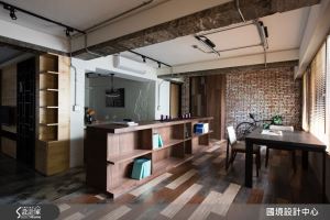翻開老屋新頁！和你一起閱讀 35 坪粗獷工業風景_視覺圖