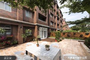 在城市中享受綠意庭園！溫馨唯美的白系美式鄉村住宅_視覺圖