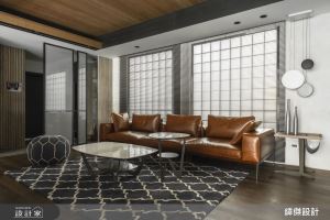 【TV】他把圖書館搬回家  還讓家裡坪數大激增！_視覺圖