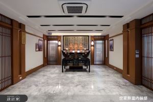 樟子門透光又透禪風，透天厝變身禮佛禪堂_視覺圖