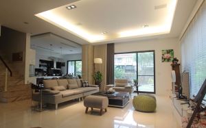 買沙發前要注意這3件事情！老闆：挑選沙發要先了解家人需求_視覺圖