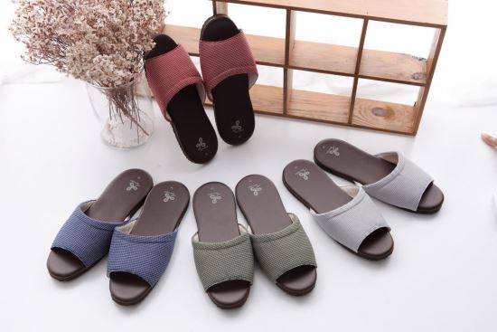 76011簡約格紋室內皮拖鞋-居家用品