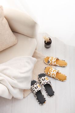 Vero & Nique   維諾妮卡-76056圈圈北極熊室內布拖鞋-76056圈圈北極熊室內布拖鞋,Vero & Nique   維諾妮卡,居家用品